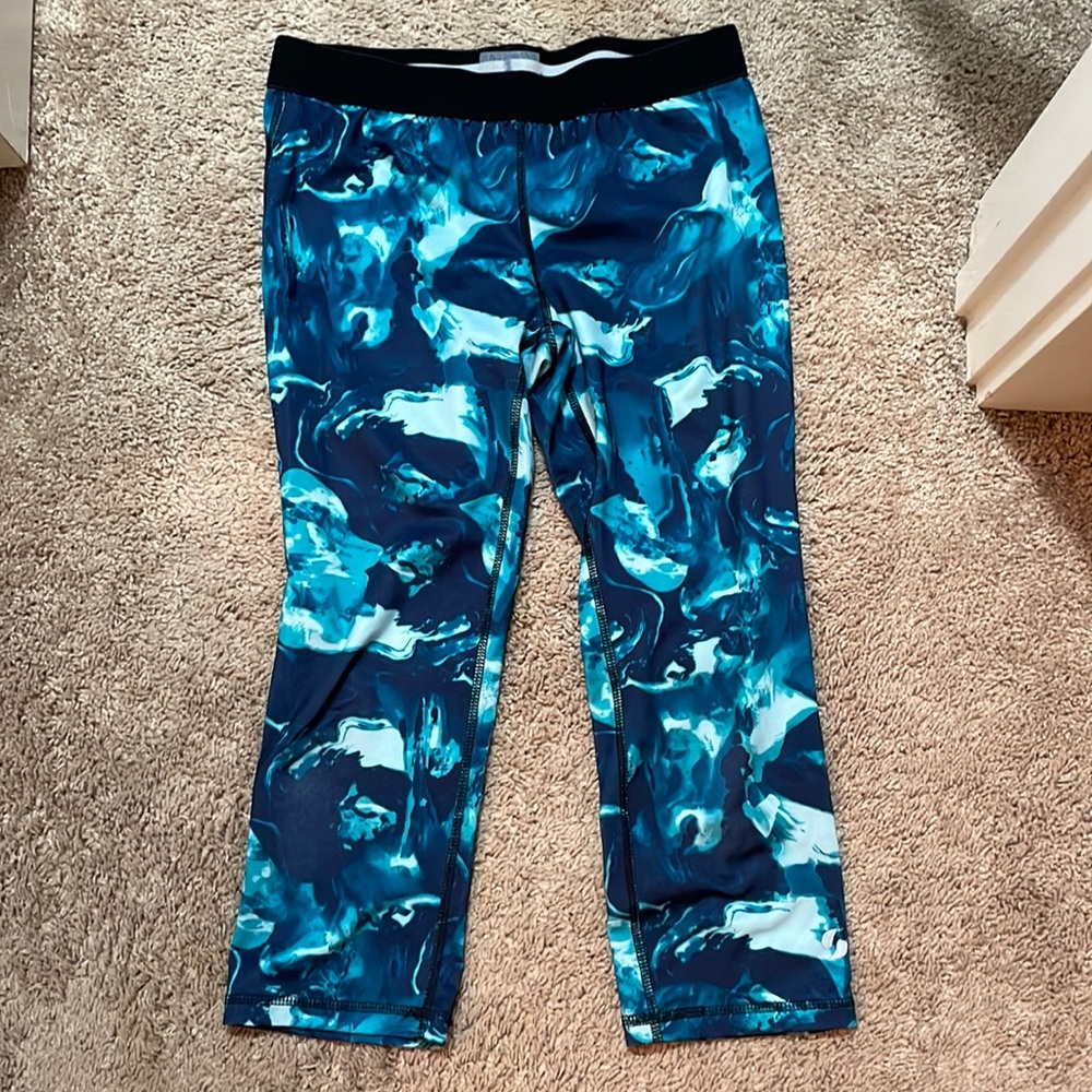Soffedri 3/4 length leggings, size large